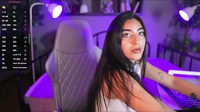 Emma and Issac online show from 04/16/26, 10:12