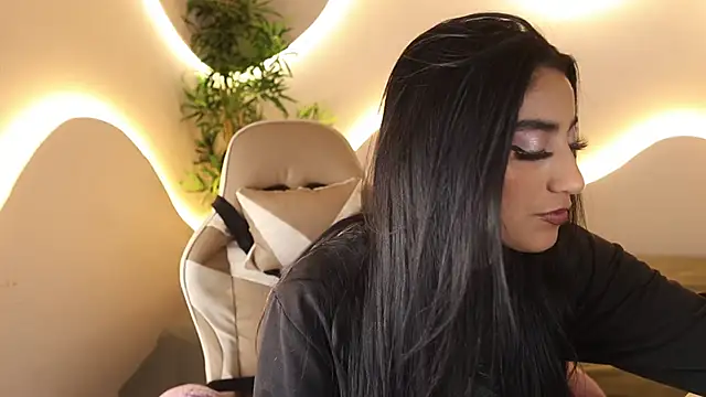 Emma and Issac online show from 10/23/25, 05:17