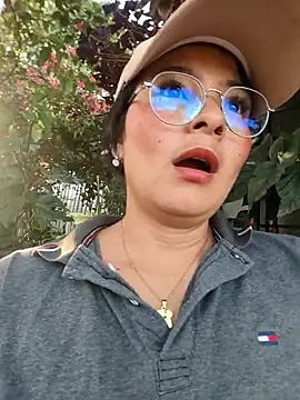 Lily-o online show from 12/15/25, 09:42