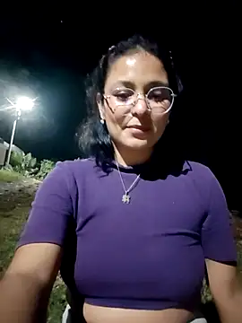 Lily-o online show from 12/17/25, 03:22