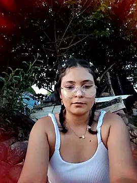 Lily-o online show from 10/10/25, 10:43