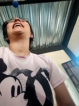 Lily-o online show from 11/23/25, 02:16