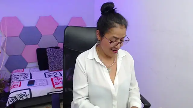 AmandaPeet online show from 11/06/25, 07:51