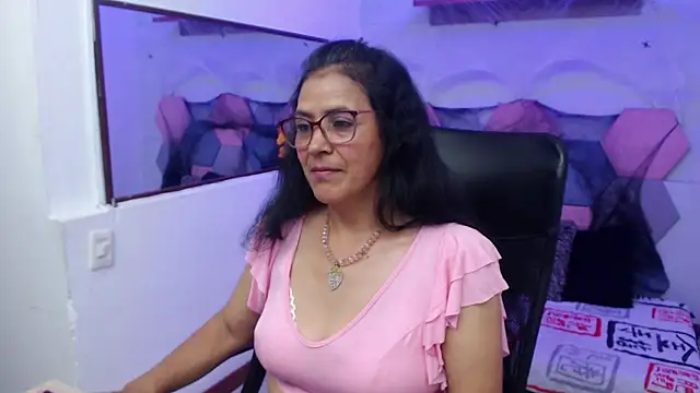 AmandaPeet online show from 10/28/25, 09:14