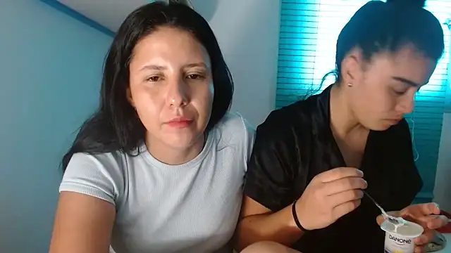 Arieeel 09 online show from 04/19/26, 04:08