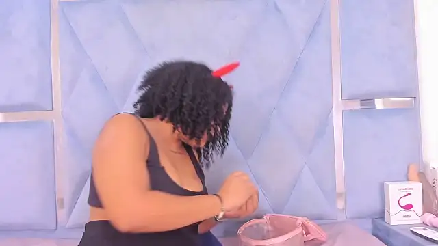 Snapshot of daizasm chatting on 12/18/25, 12:53 daizasm online show from 12/18/25, 12:53