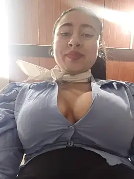 Snapshot of AMATISTA__16 chatting on 10/06/25, 12:39 AMATISTA 16 online show from 10/06/25, 12:39