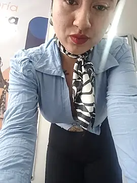 Snapshot of AMATISTA__16 chatting on 11/14/25, 12:20 AMATISTA 16 online show from 11/14/25, 12:20