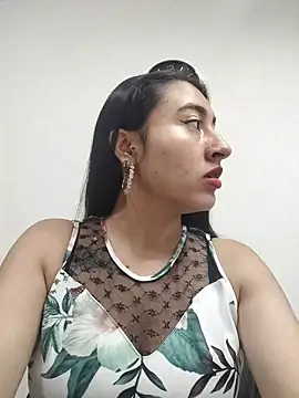 Snapshot of AMATISTA__16 chatting on 10/04/25, 12:17 AMATISTA 16 online show from 10/04/25, 12:17