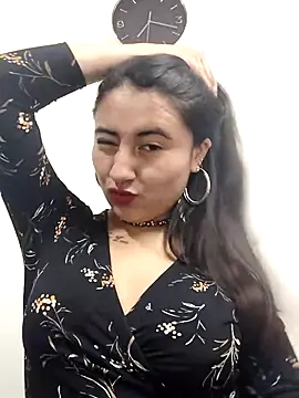 Snapshot of AMATISTA__16 chatting on 09/17/25, 12:18 AMATISTA 16 online show from 09/17/25, 12:18