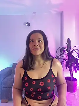 Snapshot of leiablack chatting on 10/15/25, 11:40 leiablack online show from 10/15/25, 11:40