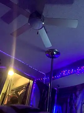 Triggerhappycj100 online show from 10/31/25, 05:59