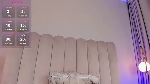 ashlye white online show from 10/19/25, 01:25