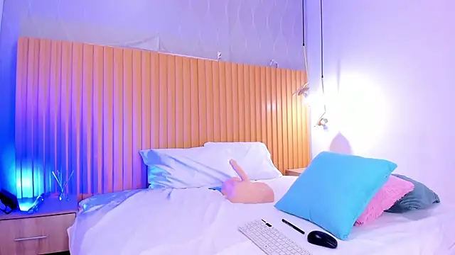 danaalamiri online show from 10/21/25, 09:47