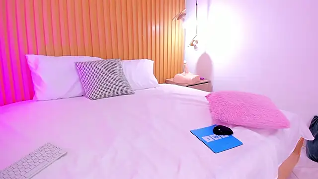 danaalamiri online show from 11/12/25, 10:24