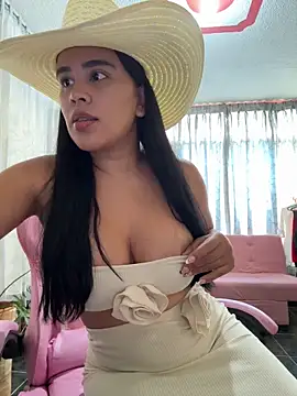 laure torres online show from 04/22/26, 07:31