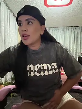 laure torres online show from 03/23/26, 01:28