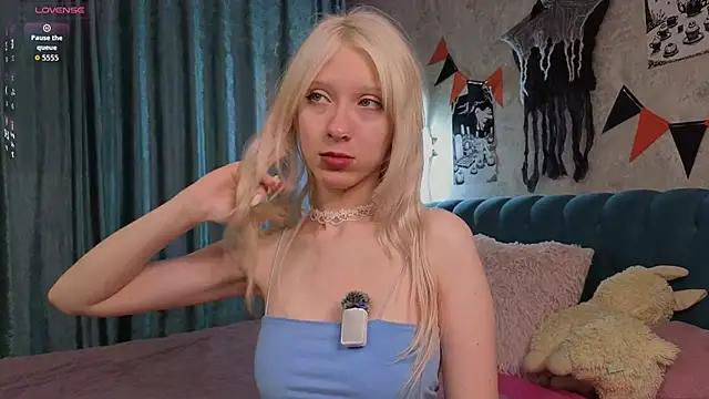 Snapshot of BubugAgaska chatting on 11/06/25, 07:29 BubugAgaska online show from 11/06/25, 07:29