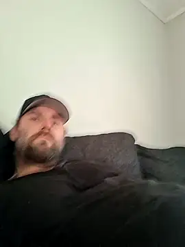 Snapshot of Bamse28 chatting on 10/18/25, 02:41 Bamse28 online show from 10/18/25, 02:41