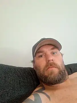 Snapshot of Bamse28 chatting on 09/28/25, 02:24 Bamse28 online show from 09/28/25, 02:24