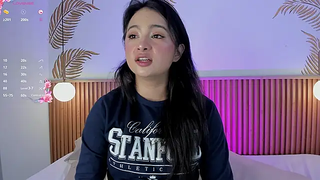 Valleriie  online show from 04/07/26, 03:03