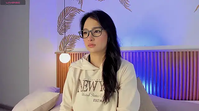 Valleriie  online show from 01/16/26, 02:43