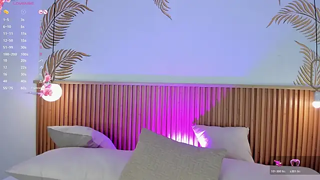 Snapshot of Valleriie_ chatting on 11/22/25, 01:54 Valleriie online show from 11/22/25, 01:54