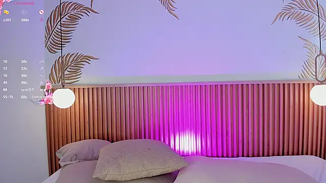 Valleriie  online show from 04/13/26, 03:05