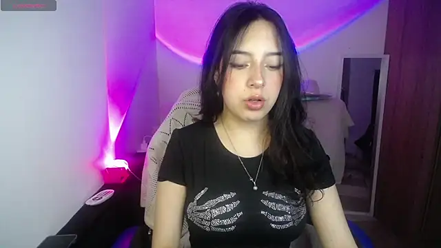 Snapshot of immisssilver chatting on 10/16/25, 03:37 immisssilver online show from 10/16/25, 03:37