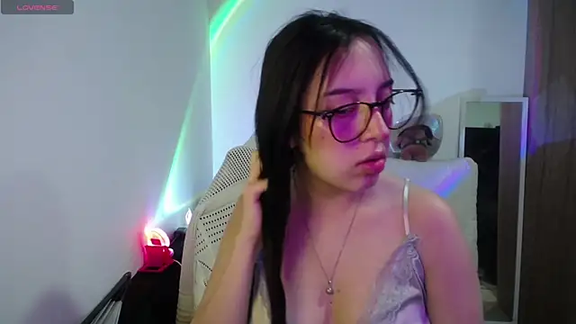 Snapshot of immisssilver chatting on 10/07/25, 01:50 immisssilver online show from 10/07/25, 01:50