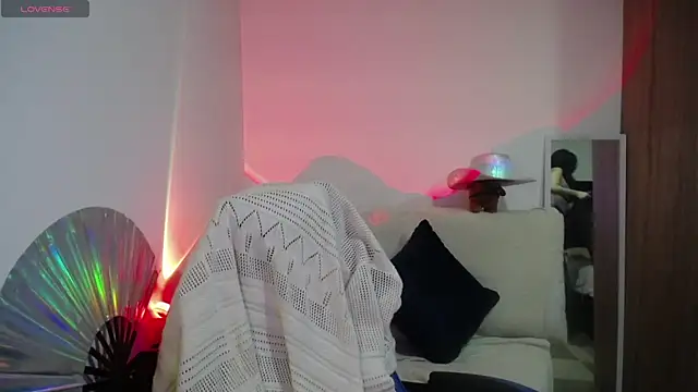 Snapshot of immisssilver chatting on 10/05/25, 01:07 immisssilver online show from 10/05/25, 01:07