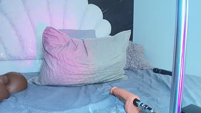 Roxana gomez online show from 03/27/26, 08:26