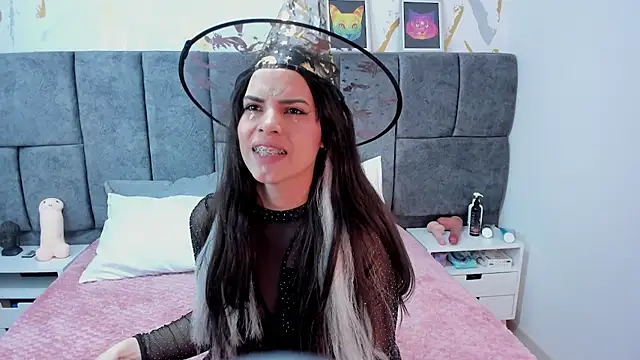 Astrid Velle online show from 11/01/25, 03:57