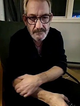 FoxnMouse online show from 11/24/25, 02:11