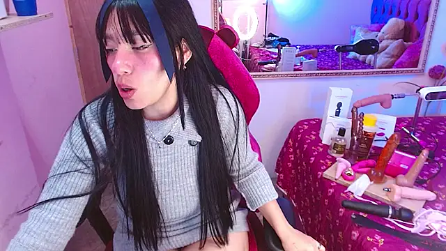 Snapshot of IVET_CUTE1 chatting on 06/04/26, 03:33 IVET CUTE1 online show from 06/04/26, 03:33