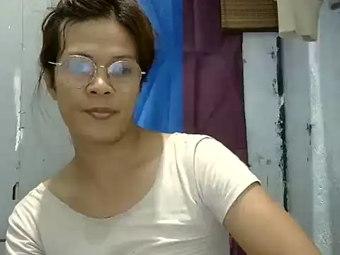 Snapshot of juicycum069 chatting on 06/14/26, 02:24 juicycum069 online show from 06/14/26, 02:24