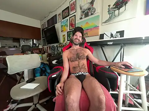 Pupscritch online show from 06/17/26, 04:06
