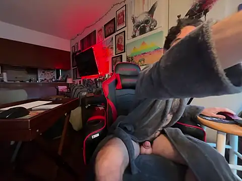 Snapshot of Pupscritch chatting on 02/17/26, 02:58 Pupscritch online show from 02/17/26, 02:58