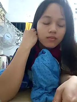 Snapshot of Anny-ly chatting on 10/14/25, 03:01 Anny-ly online show from 10/14/25, 03:01