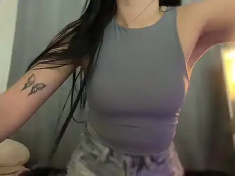 Urasian ladybug online show from 04/10/26, 04:41