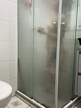 yumi-hot online show from 04/06/26, 04:52