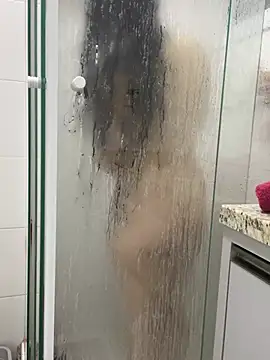 yumi-hot online show from 07/14/26, 01:39