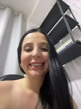Snapshot of yumi-hot chatting on 05/14/26, 11:13 yumi-hot online show from 05/14/26, 11:13