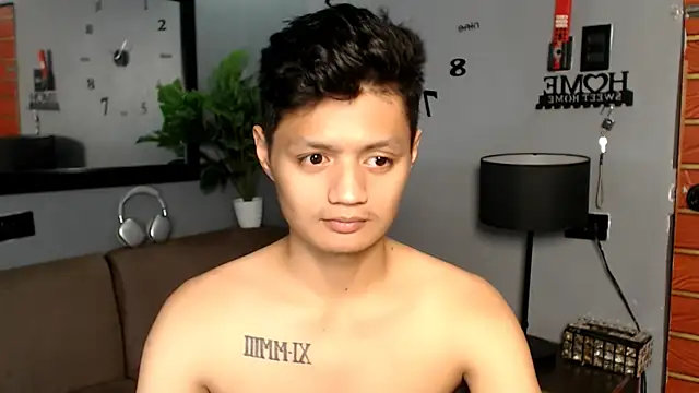 LucasSoYummyy online show from 11/18/25, 09:56