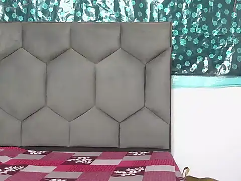 Diyaa Singh online show from 02/25/26, 02:17