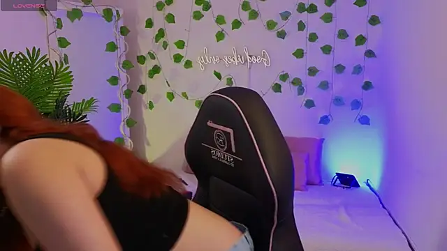 Naomy tay1 online show from 09/29/25, 03:13