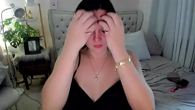 SweetHoney369 online show from 12/05/25, 01:27