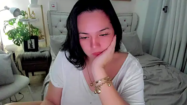 SweetHoney369 online show from 10/21/25, 06:57