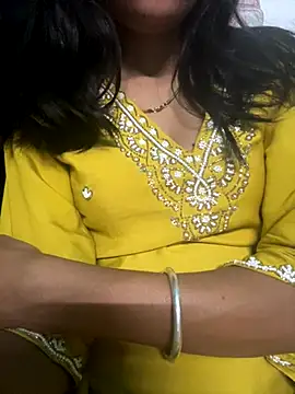 Snapshot of modelnishu chatting on 10/25/25, 02:50 modelnishu online show from 10/25/25, 02:50