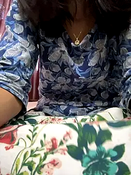 Snapshot of modelnishu chatting on 09/09/25, 10:25 modelnishu online show from 09/09/25, 10:25